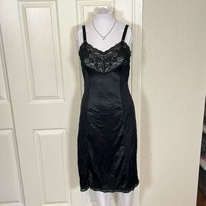 Vintage Wonder Maid Black Lace Full Slip Nylon USA Non Cling Satin 32 Wondermaid